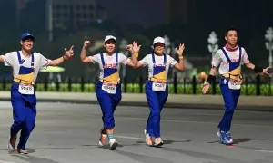 Thời tiết ủng hộ runner giải chạy đêm Hà Nội