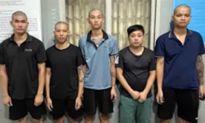 5 người bị bắt vì cầm mã tấu đi lấy gà làm mồi nhậu 5 người bị bắt vì cầm mã tấu đi lấy gà làm mồi nhậu