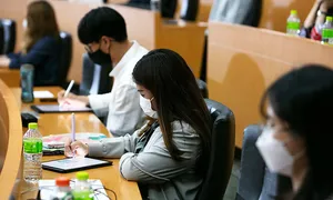 Tiến sĩ thất nghiệp hàng loạt ở Hàn Quốc Tiến sĩ thất nghiệp hàng loạt ở Hàn Quốc